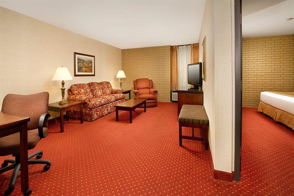 Drury Inn & Suites Charlotte University Place Zewnętrze zdjęcie