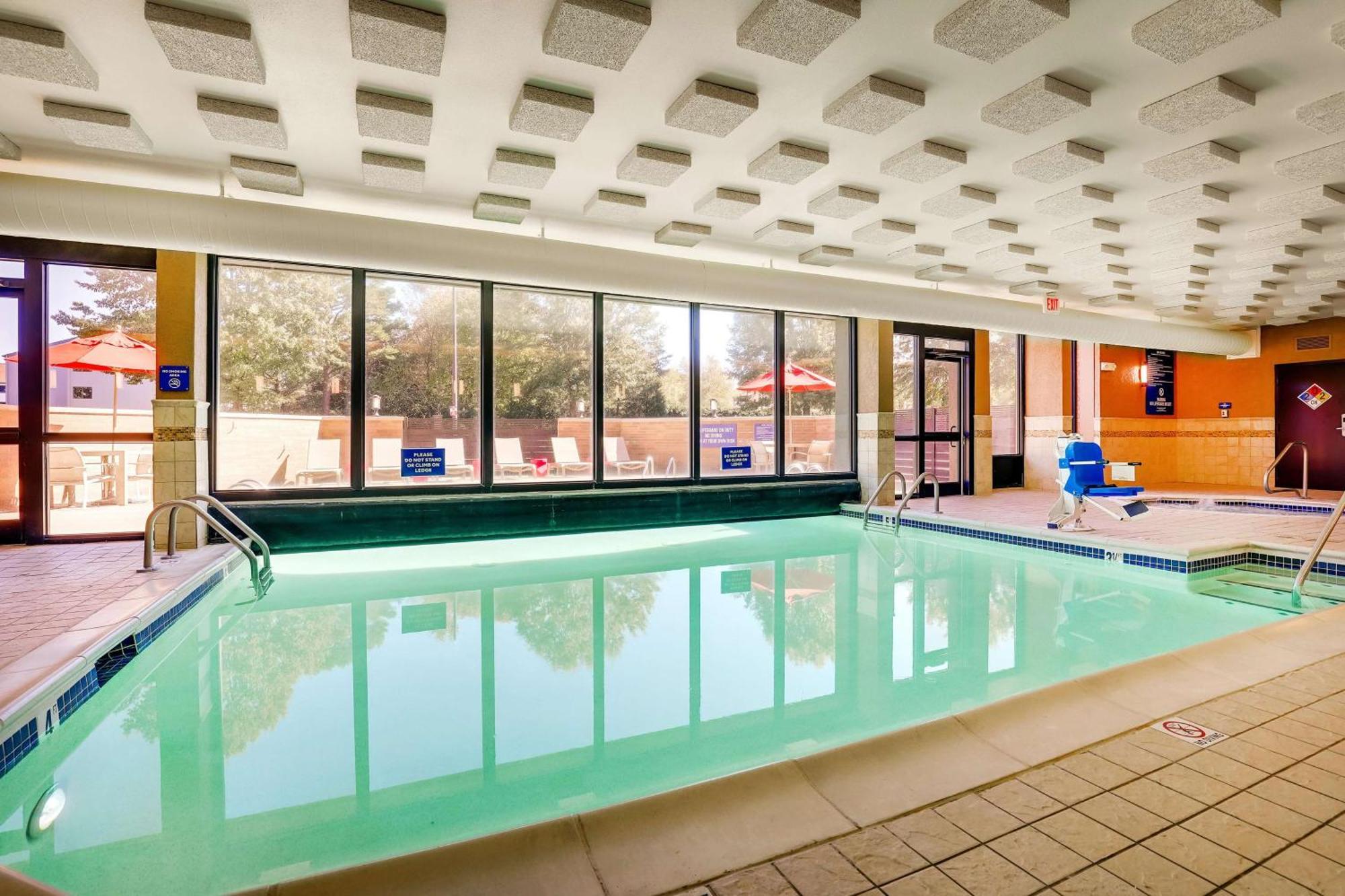 Drury Inn & Suites Charlotte University Place Zewnętrze zdjęcie