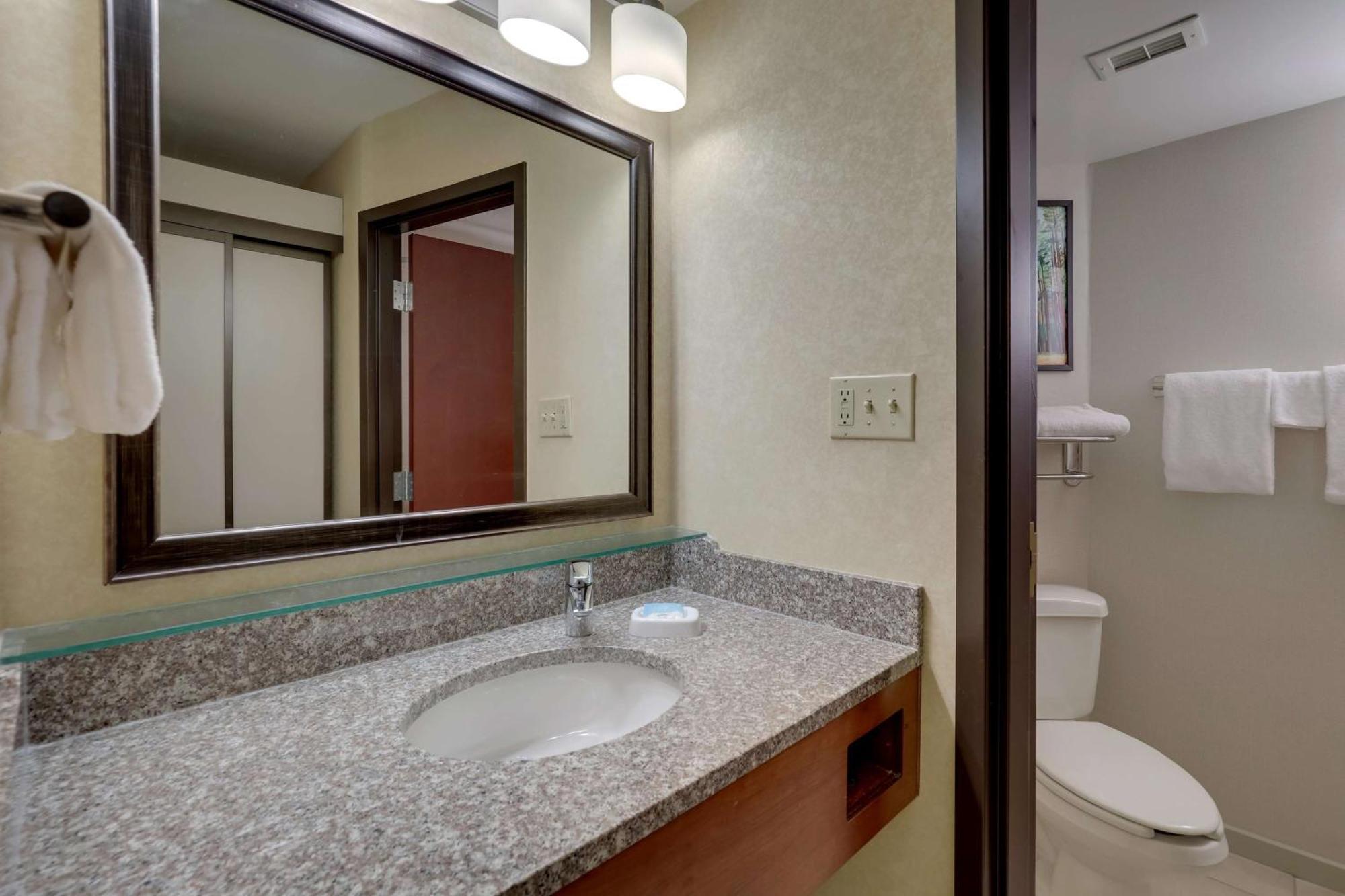 Drury Inn & Suites Charlotte University Place Zewnętrze zdjęcie