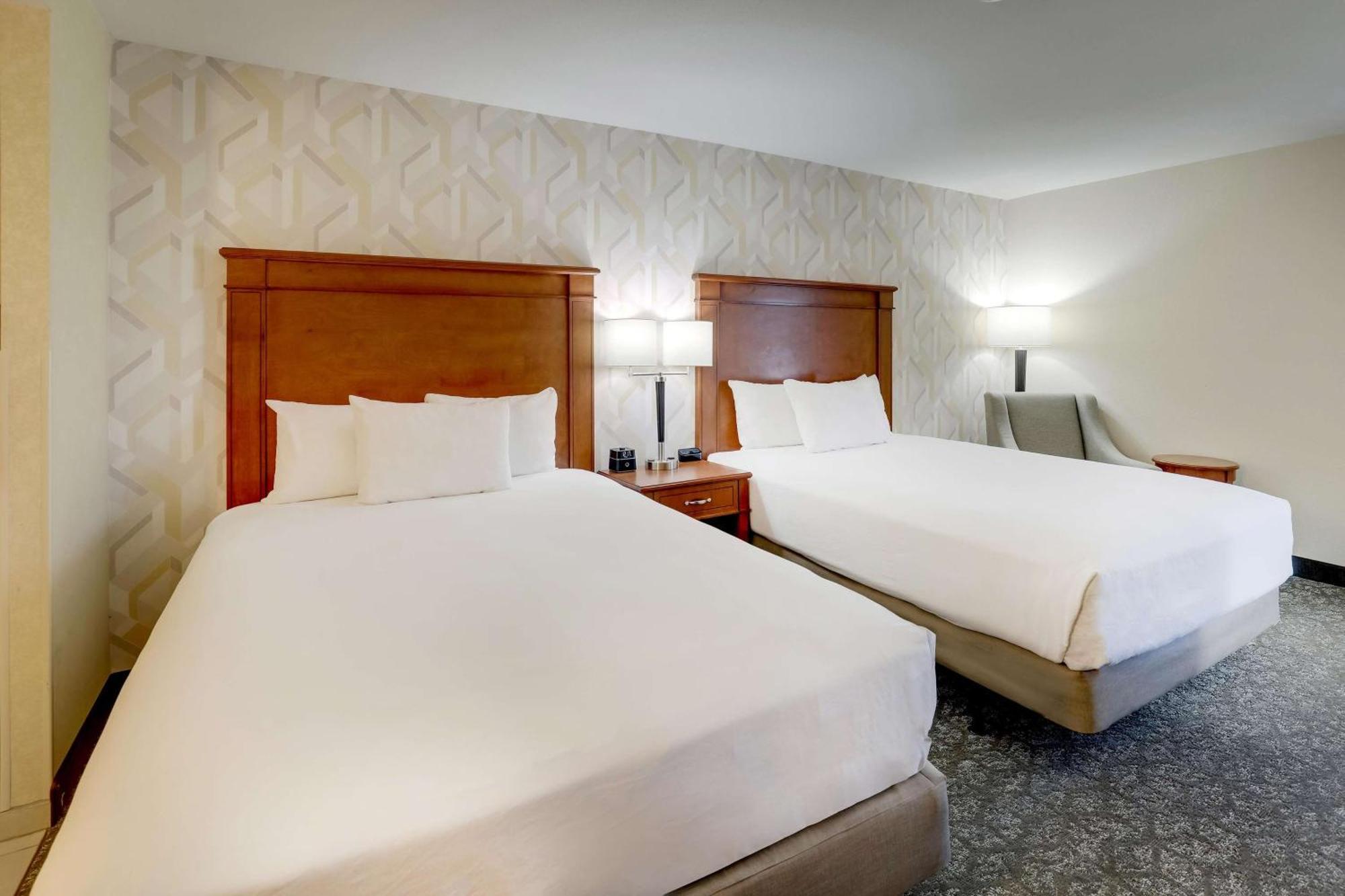 Drury Inn & Suites Charlotte University Place Zewnętrze zdjęcie