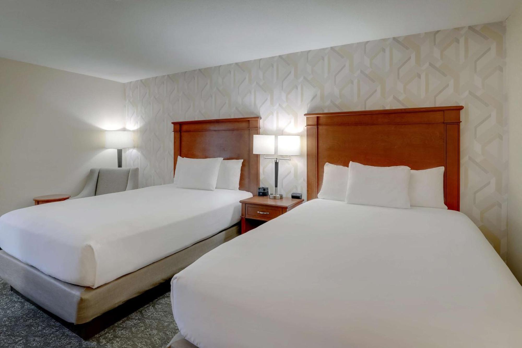 Drury Inn & Suites Charlotte University Place Zewnętrze zdjęcie