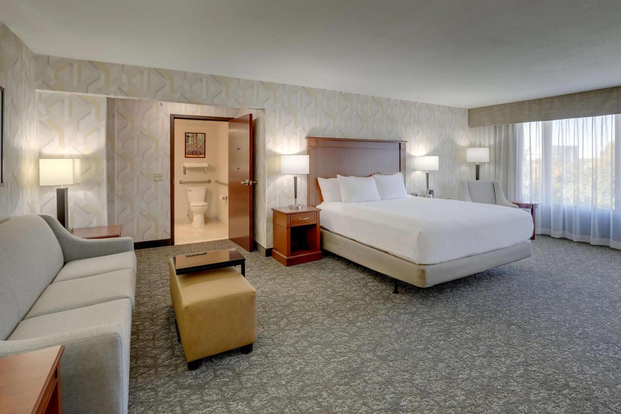 Drury Inn & Suites Charlotte University Place Zewnętrze zdjęcie
