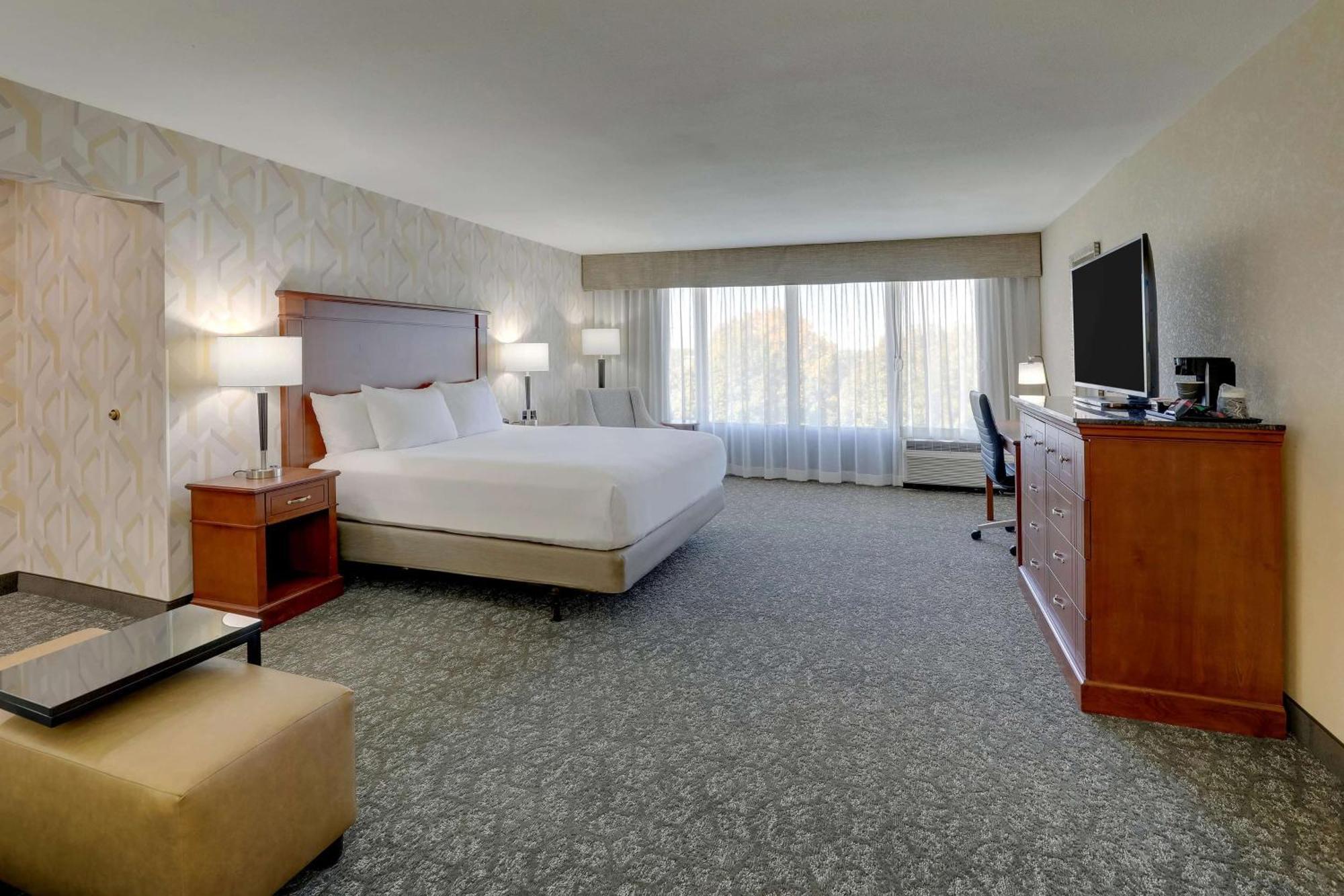 Drury Inn & Suites Charlotte University Place Zewnętrze zdjęcie