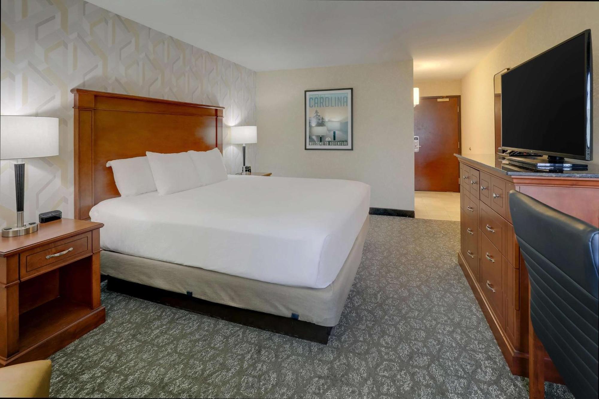 Drury Inn & Suites Charlotte University Place Zewnętrze zdjęcie