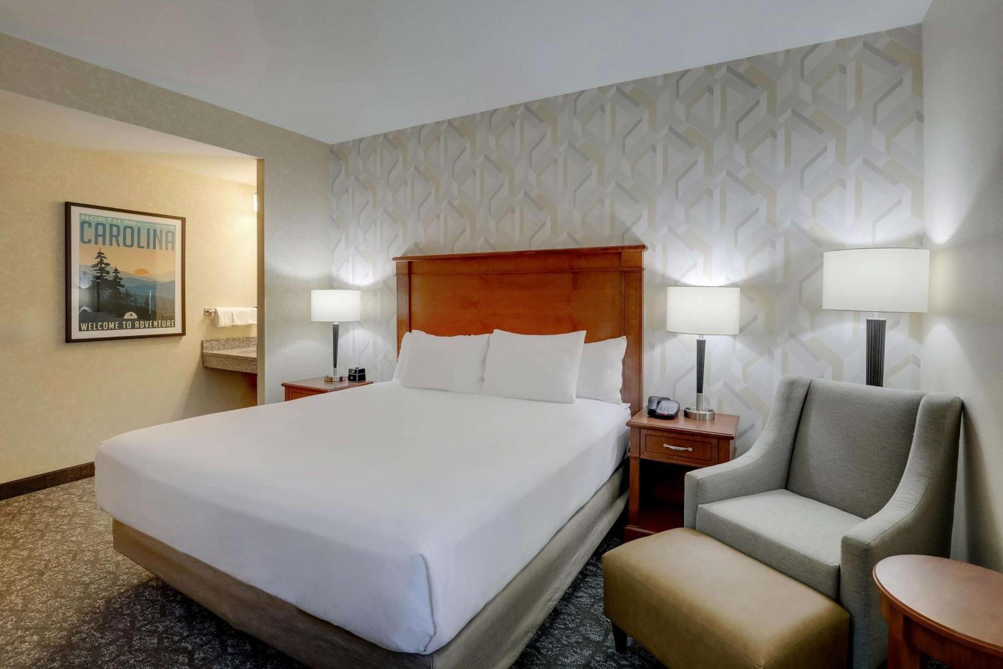 Drury Inn & Suites Charlotte University Place Zewnętrze zdjęcie