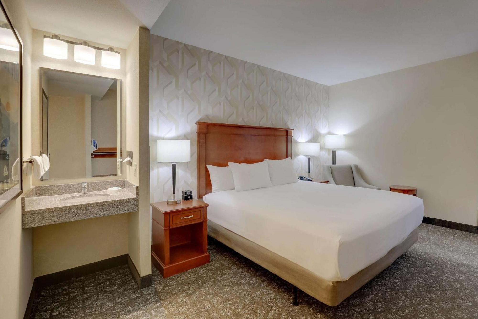 Drury Inn & Suites Charlotte University Place Zewnętrze zdjęcie