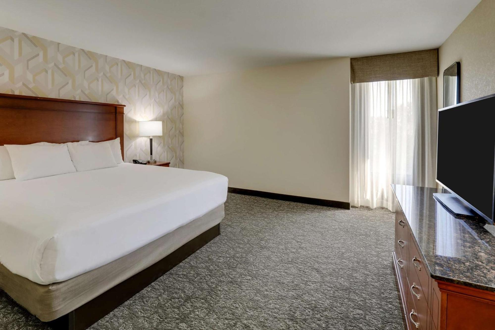 Drury Inn & Suites Charlotte University Place Zewnętrze zdjęcie
