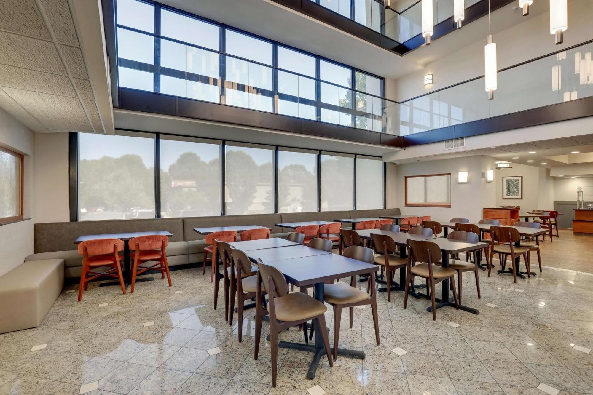 Drury Inn & Suites Charlotte University Place Zewnętrze zdjęcie