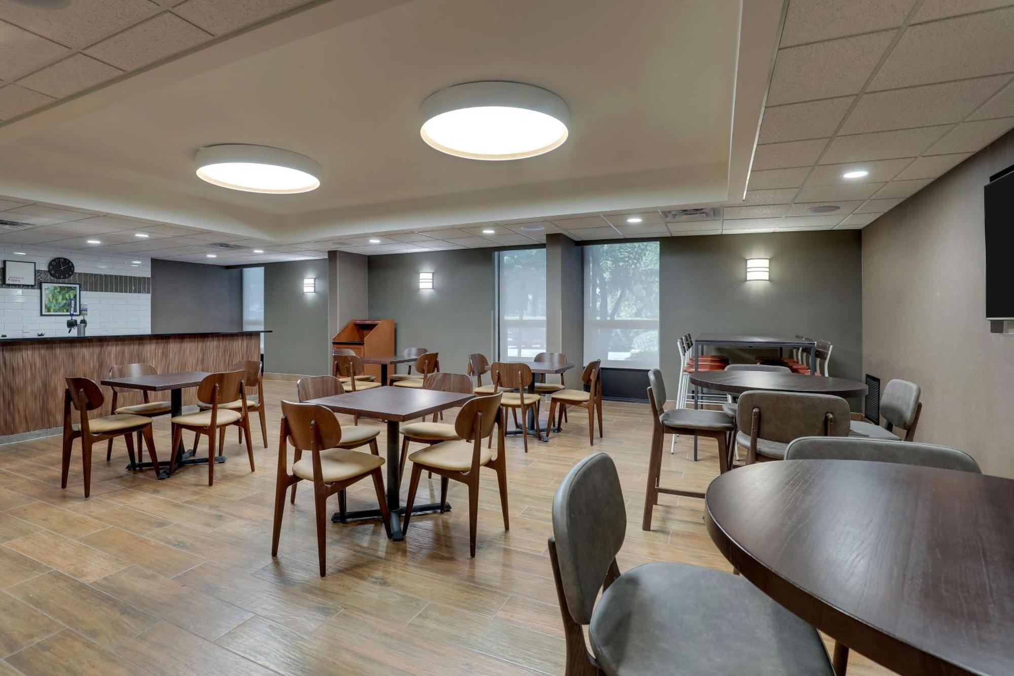 Drury Inn & Suites Charlotte University Place Zewnętrze zdjęcie