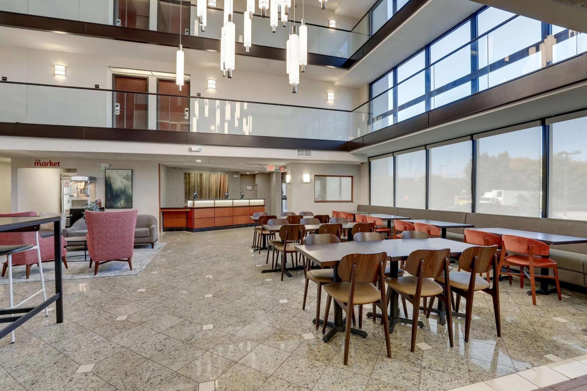 Drury Inn & Suites Charlotte University Place Zewnętrze zdjęcie
