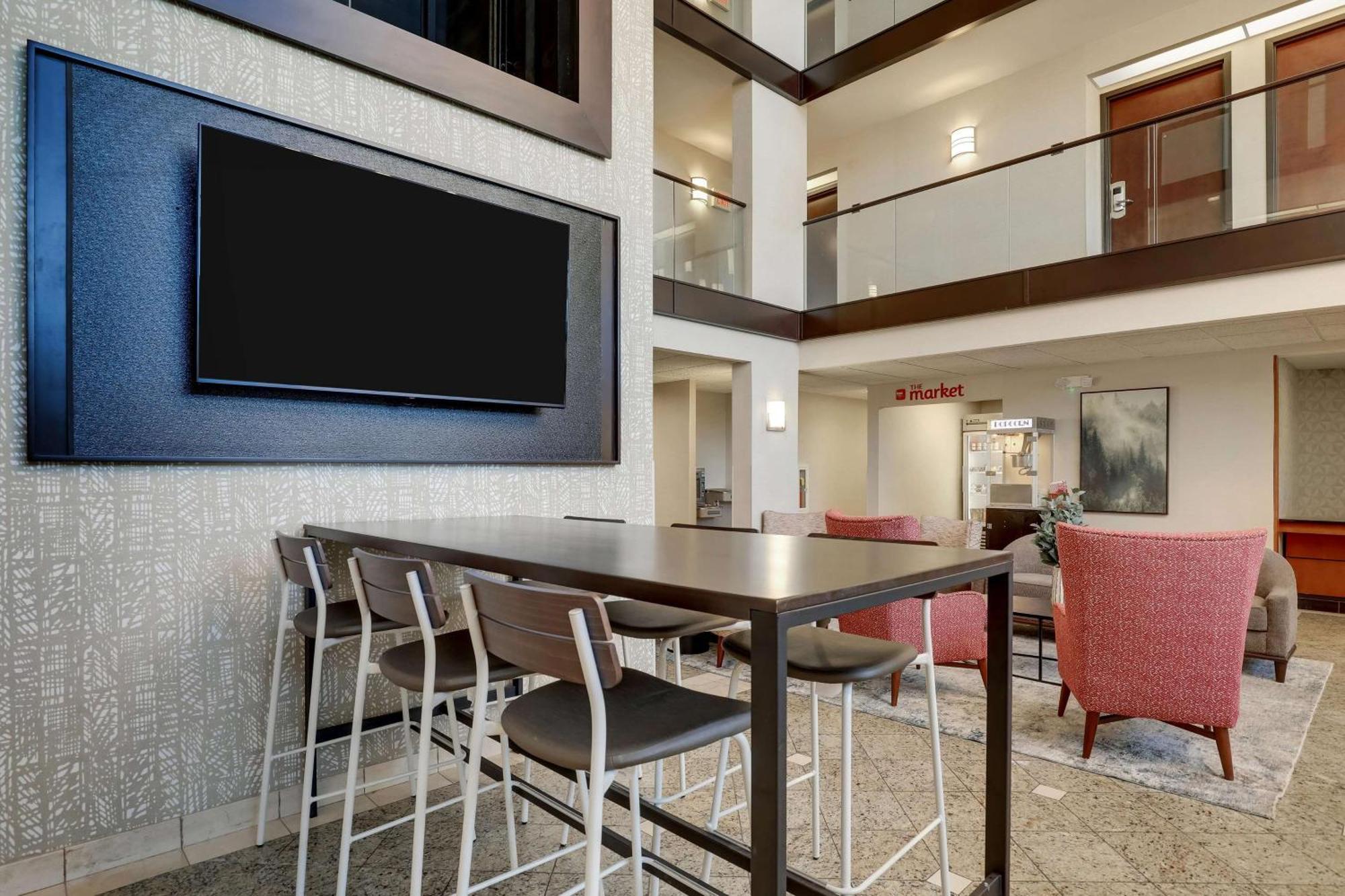 Drury Inn & Suites Charlotte University Place Zewnętrze zdjęcie
